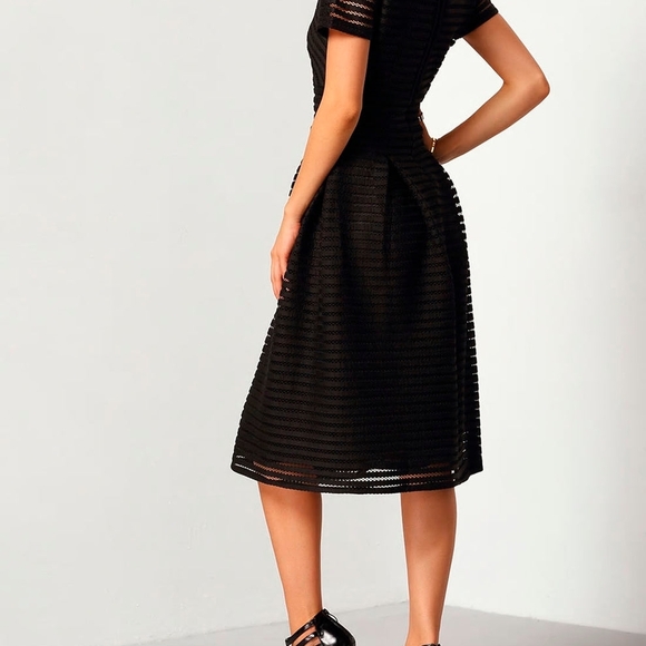 Boohoo Black Textured Midi Dress - Picture 4 of 5